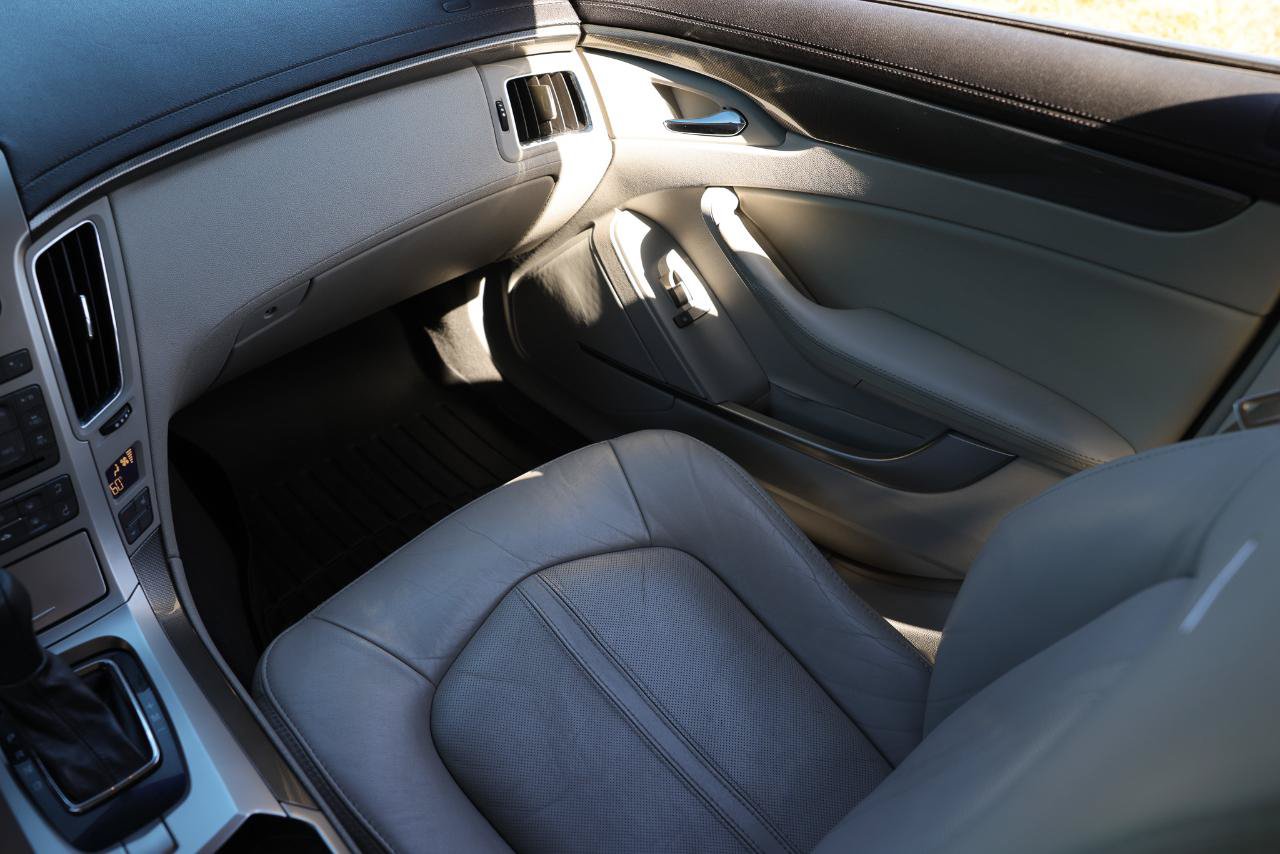 Used 2010 Cadillac CTS Performance RWD image 23