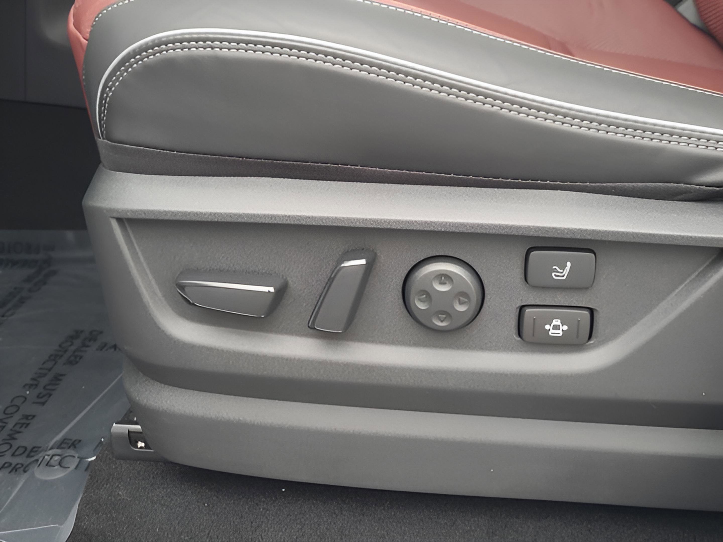 New 2026 INFINITI QX80 Autograph w/ Premium Cargo Package image 18