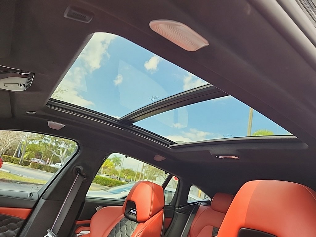 Used 2020 BMW X6 M Competition w/ Executive Package image 5