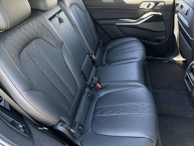 Used 2025 BMW X7 M60i image 14