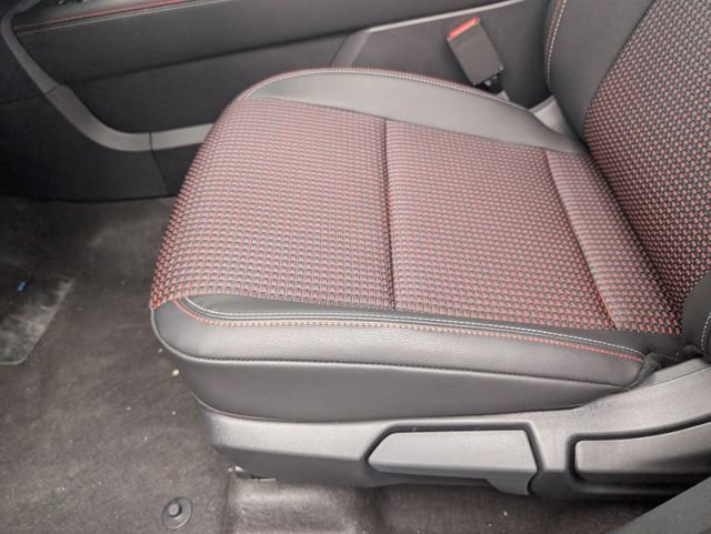 New 2026 Nissan Kicks SR w/ Cold Weather Package image 23