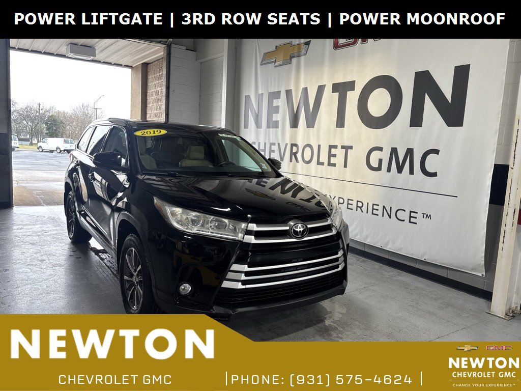 Used 2019 Toyota Highlander XLE image 1