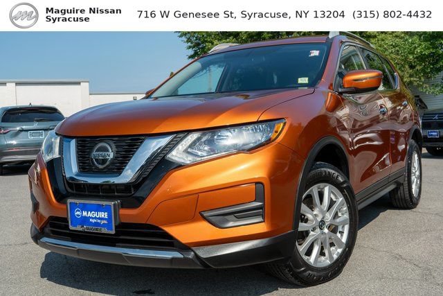 Used 2018 Nissan Rogue SV AWD/4WD image 1