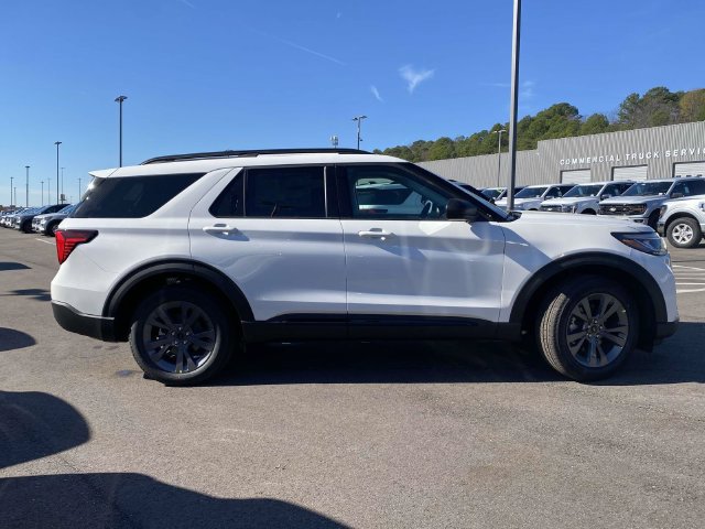 New 2026 Ford Explorer Active w/ Active Comfort Package AWD/4WD image 2