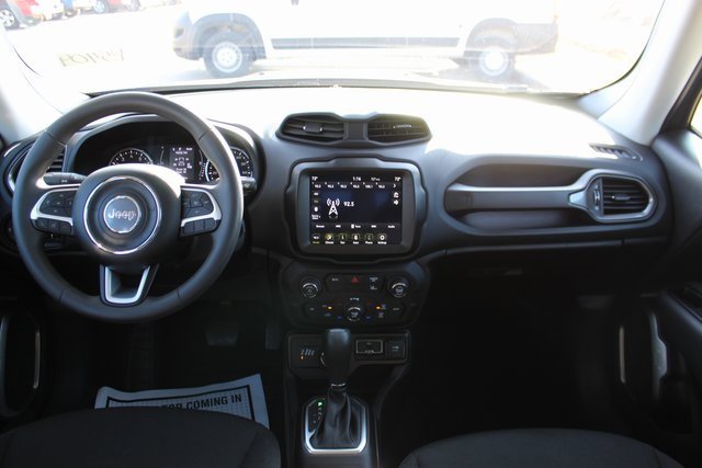 Used 2023 Jeep Renegade Latitude image 10