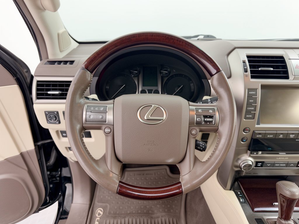 Used 2016 Lexus GX 460 w/ Premium Package AWD/4WD image 10