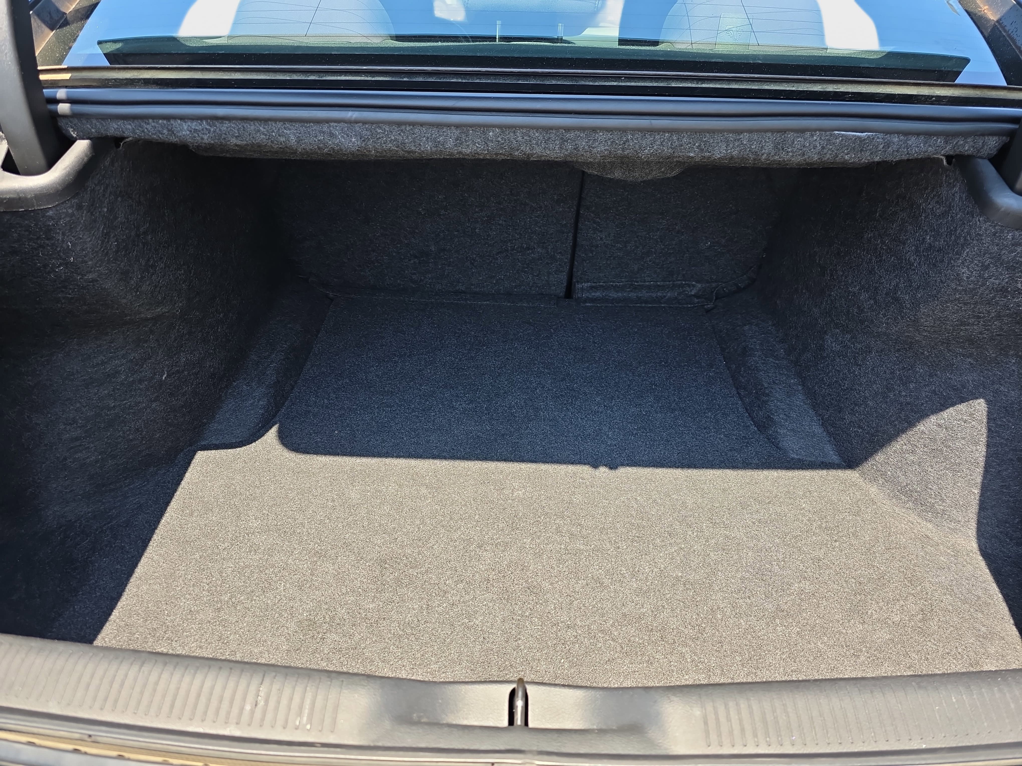 Used 2020 Dodge Charger SXT w/ Blacktop Package RWD image 10