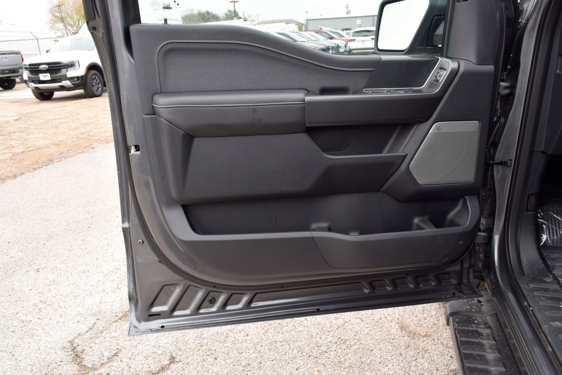 New 2025 Ford F150 Lariat w/ Equipment Group 501A Mid image 19