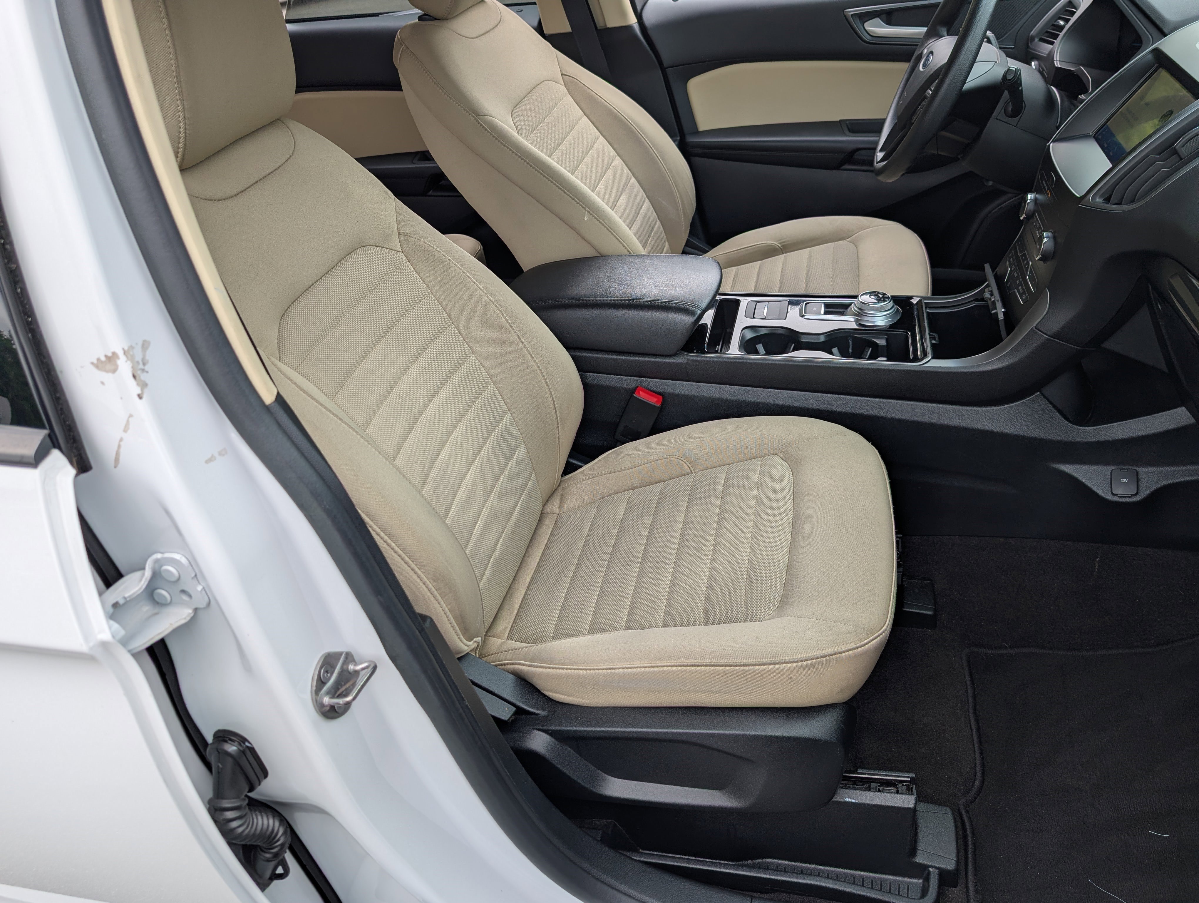 Used 2020 Ford Edge SE FWD image 20