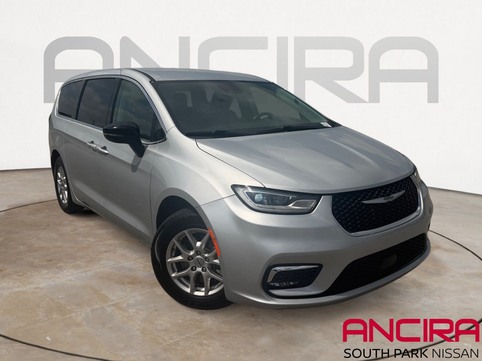 Used 2024 Chrysler Pacifica Touring-L FWD video 1
