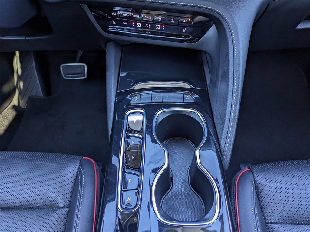 Used 2022 Buick Envision Essence w/ Sport Touring Package image 19