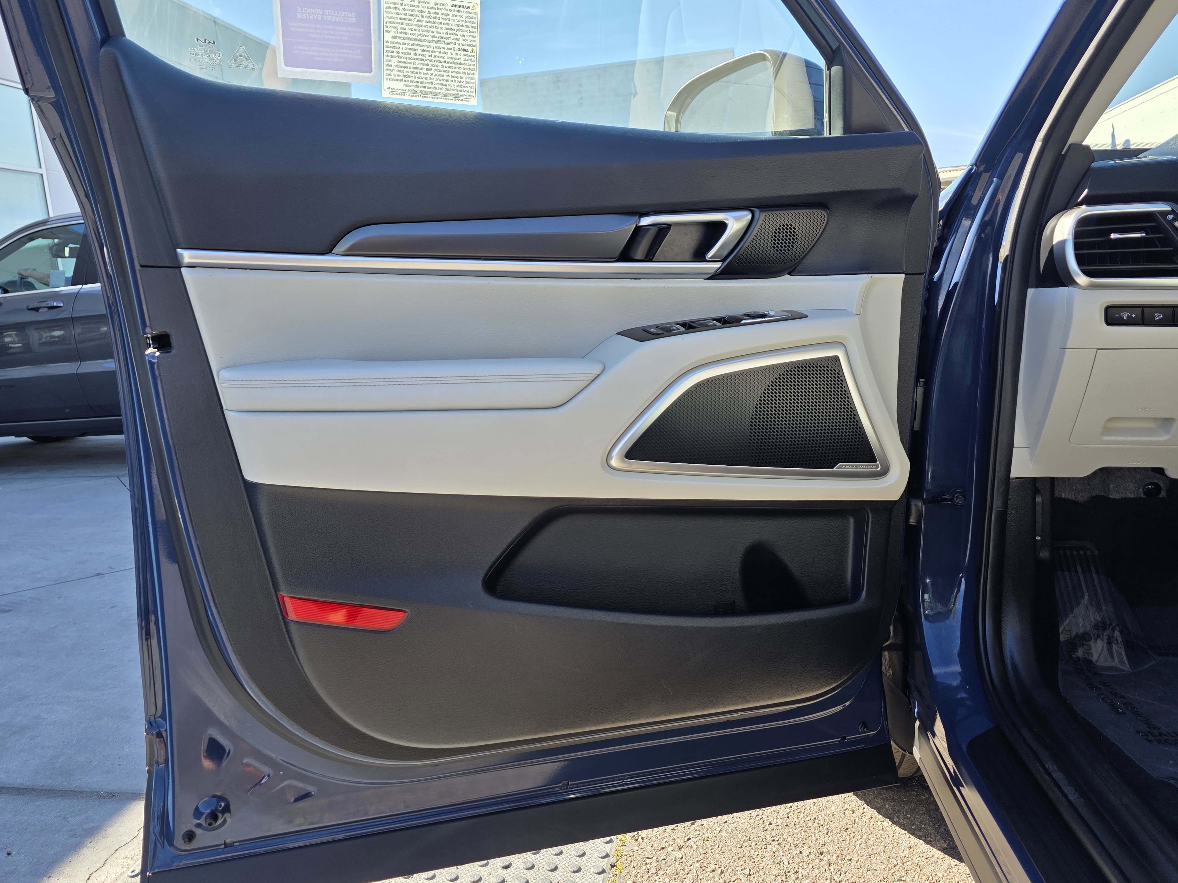 Used 2023 Kia Telluride S w/ S Sunroof Package image 11