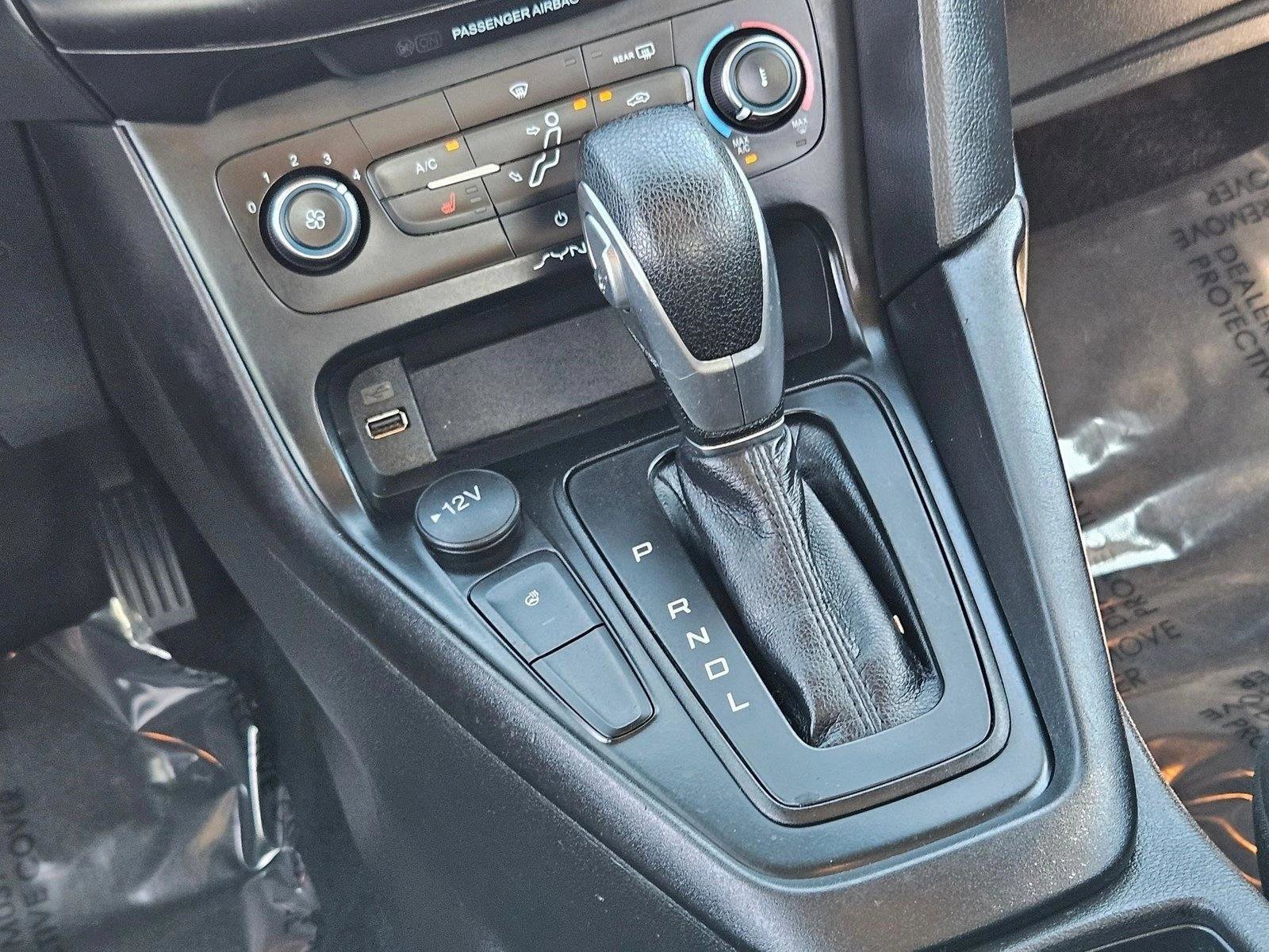 Used 2018 Ford Focus SE w/ Cold Weather Package FWD image 13