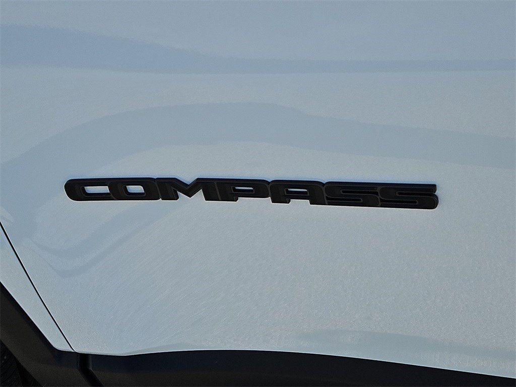 New 2026 Jeep Compass Latitude image 14