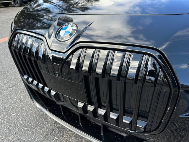 Used 2023 BMW 740i w/ Parking Assistance Package image 10