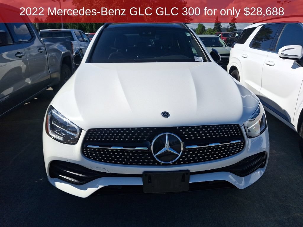 Used 2022 Mercedes-Benz GLC 300 4MATIC image 3