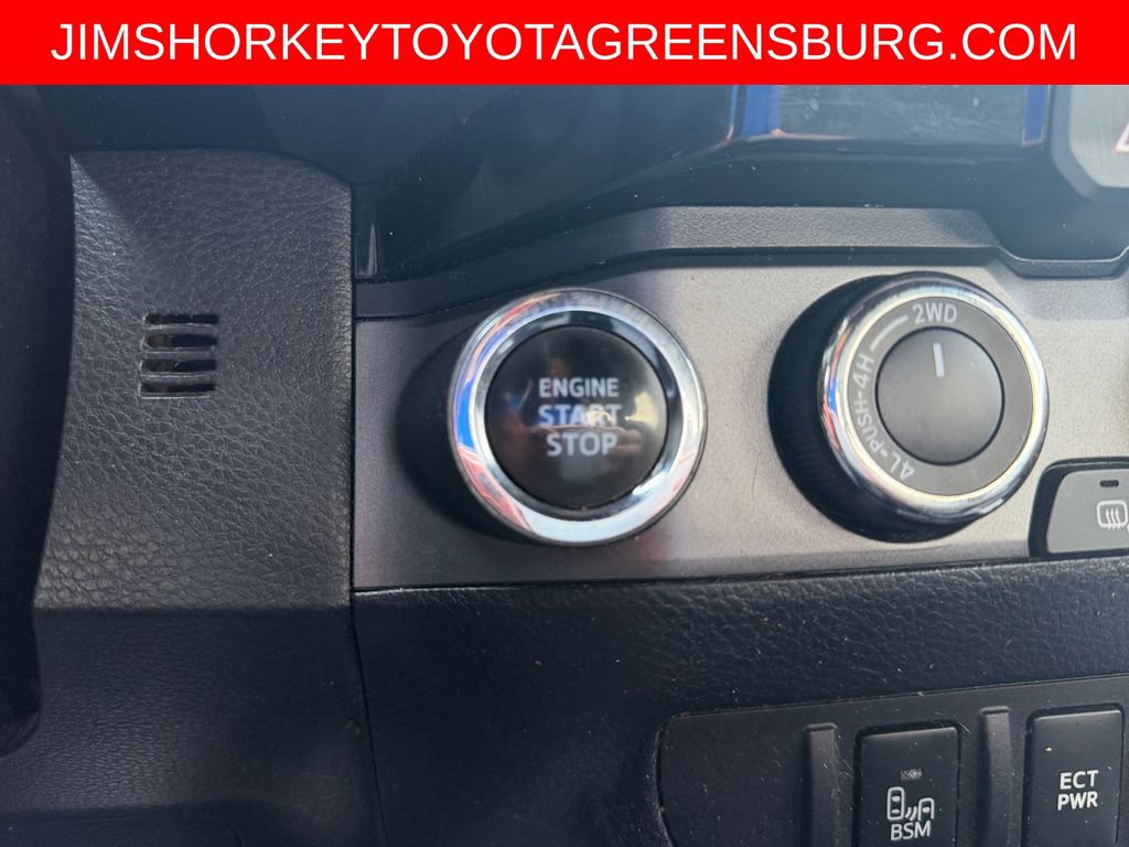 Used 2016 Toyota Tacoma TRD Off-Road AWD/4WD image 29