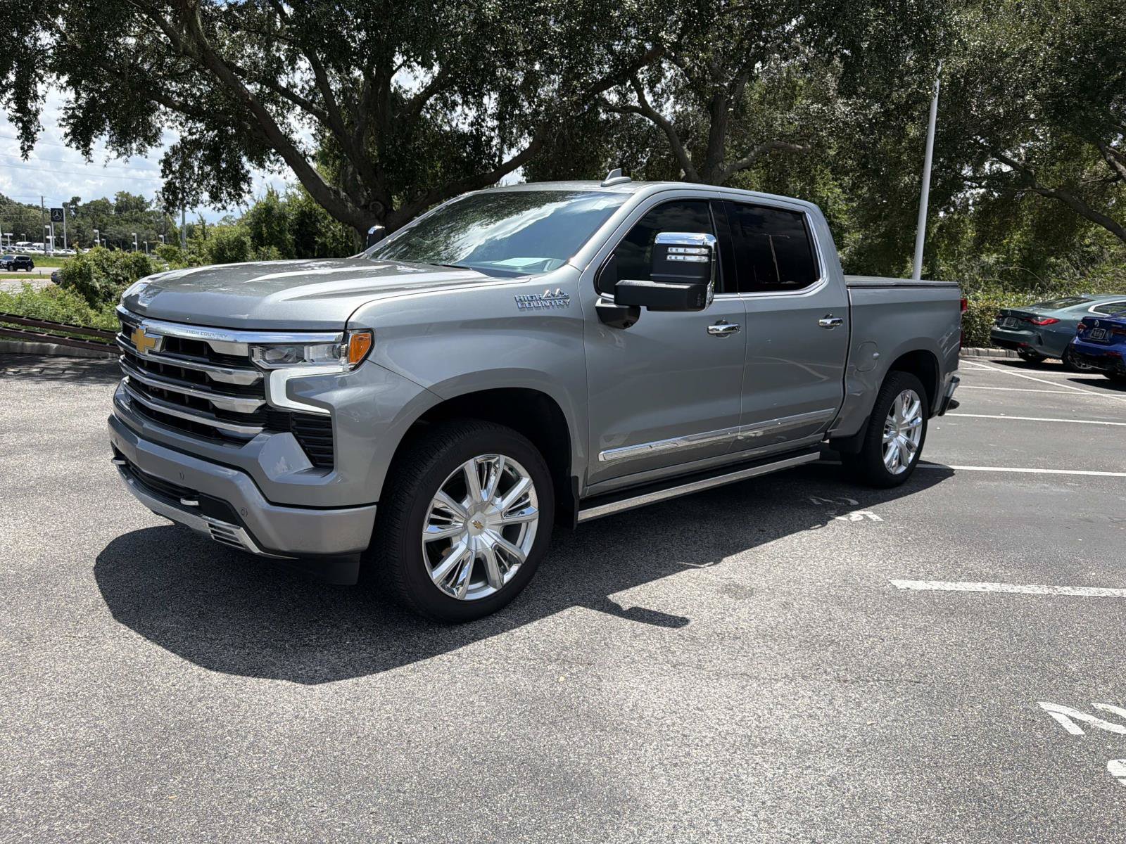 Used 2024 Chevrolet Silverado 1500 High Country w/ High Country Premium Package AWD/4WD image 8