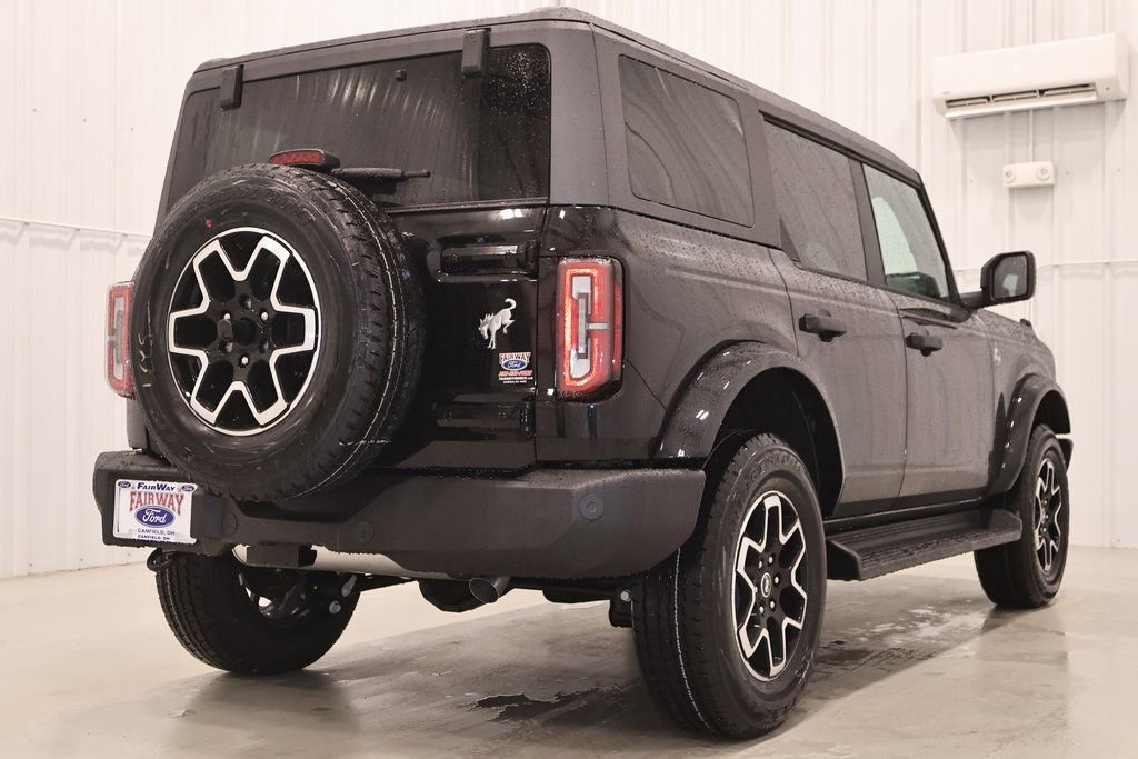 New 2026 Ford Bronco Outer Banks image 9