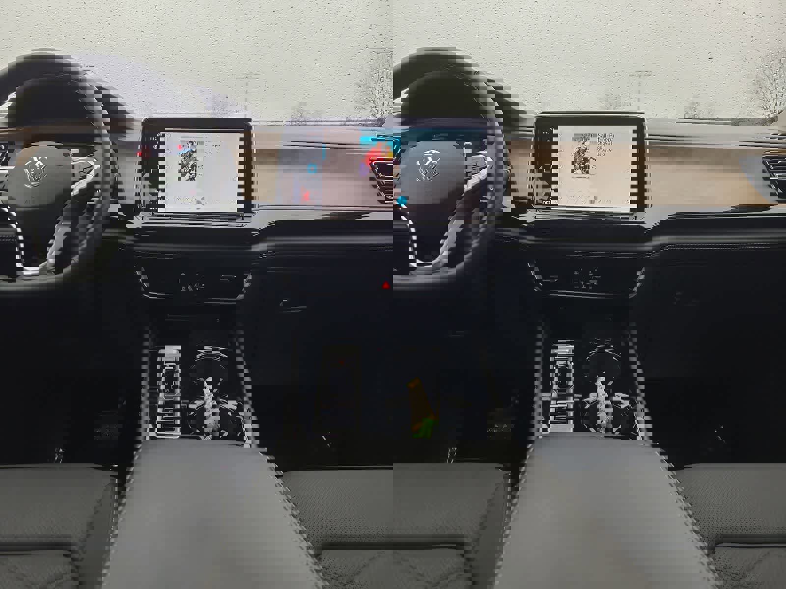 Used 2024 Volkswagen Atlas SE image 18