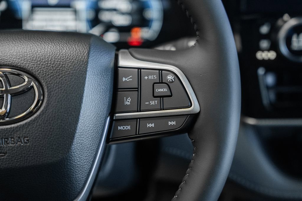 New 2026 Toyota Highlander Platinum AWD/4WD image 30
