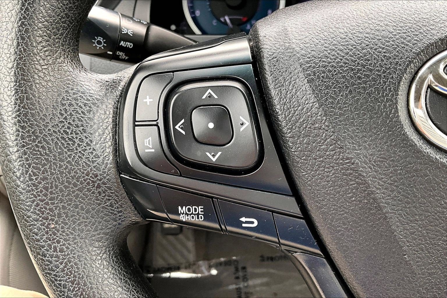 Used 2017 Toyota Camry LE FWD image 17