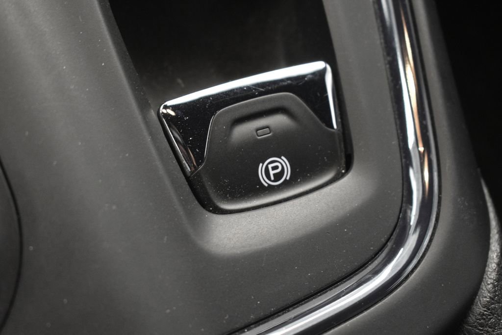 Used 2015 Chrysler 200 S w/ Navigation & Sound Group I image 43