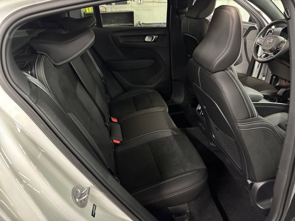 Certified 2023 Volvo C40 P8 Recharge Ultimate AWD/4WD image 17