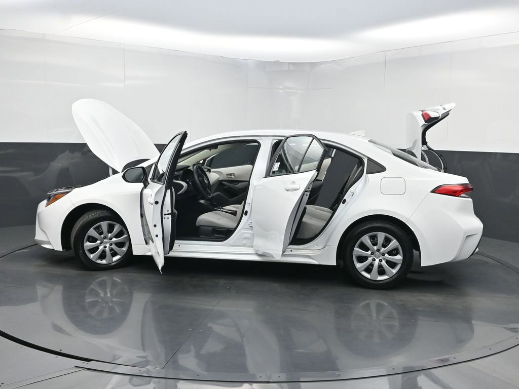 Used 2022 Toyota Corolla LE FWD image 34