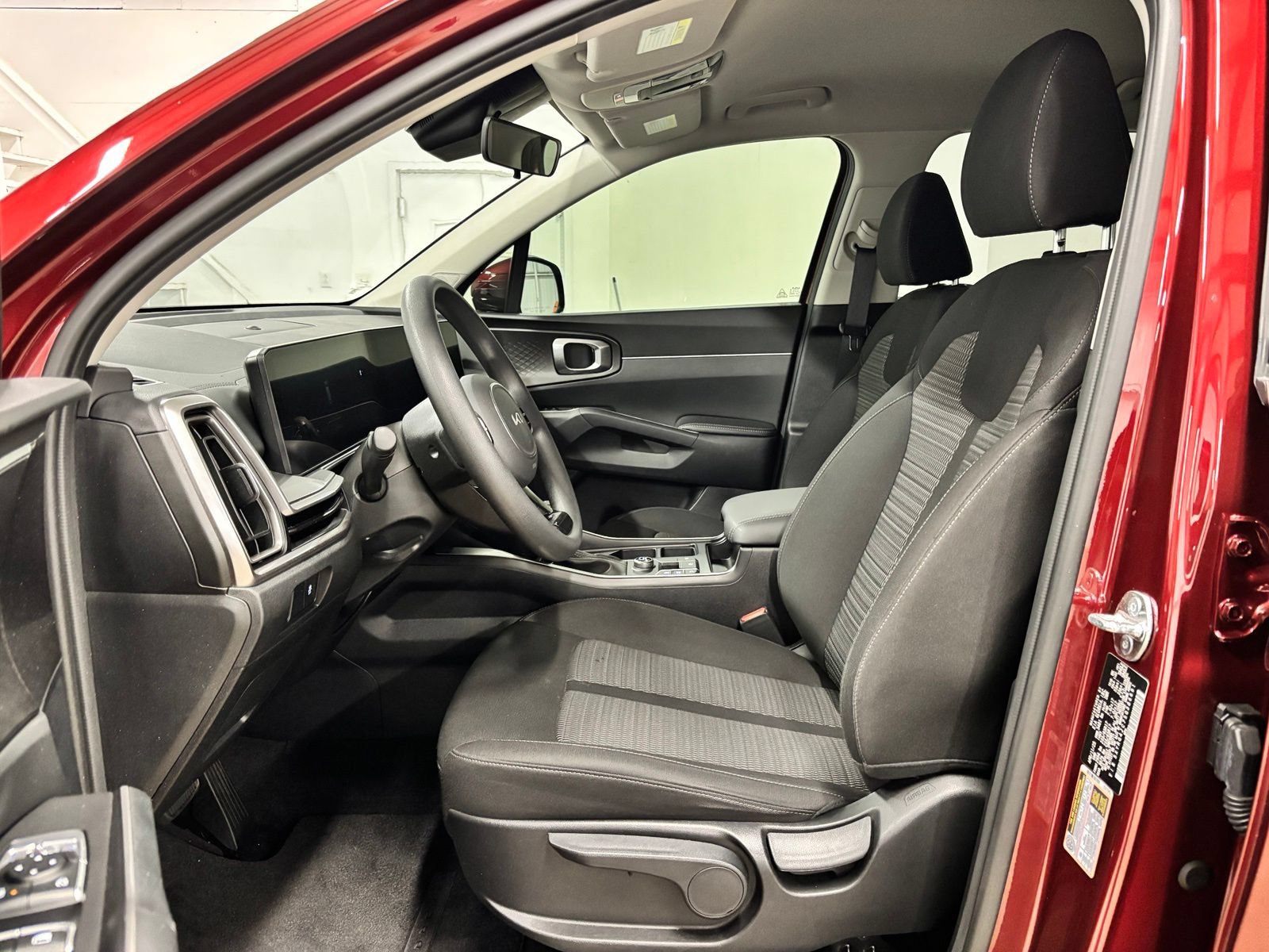 Used 2025 Kia Sorento LX FWD image 17