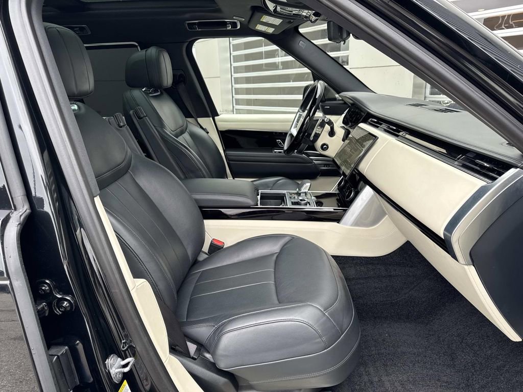 Certified 2023 Land Rover Range Rover SE image 10