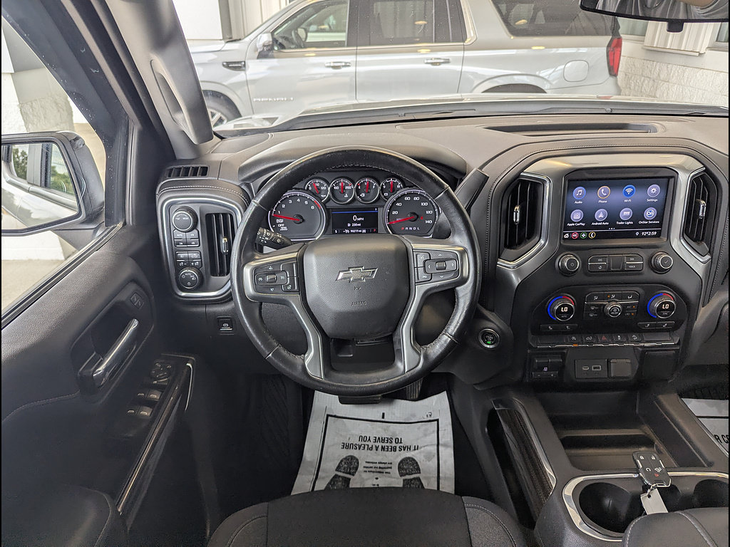 Used 2020 Chevrolet Silverado 1500 RST AWD/4WD image 3