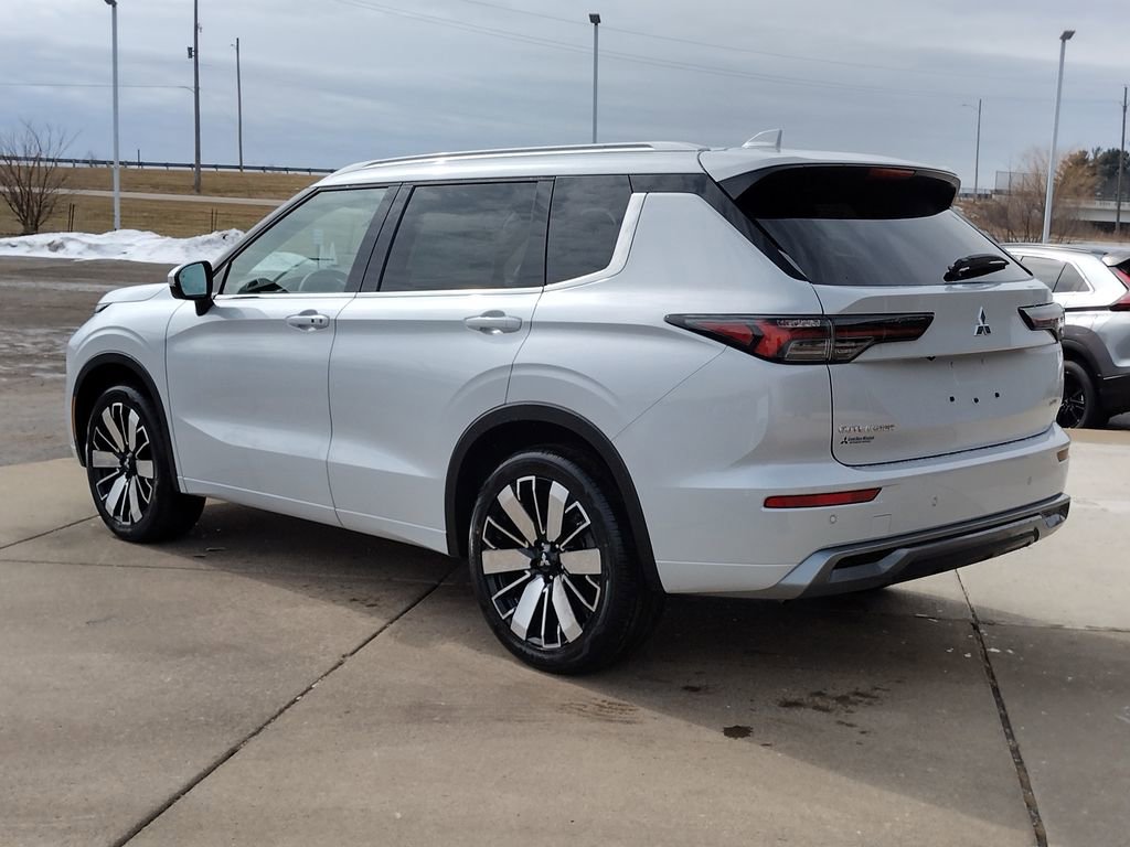 New 2026 Mitsubishi Outlander SEL image 8