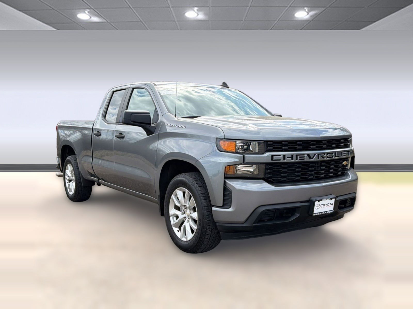 Used 2020 Chevrolet Silverado 1500 Custom w/ Custom Value Package image 6