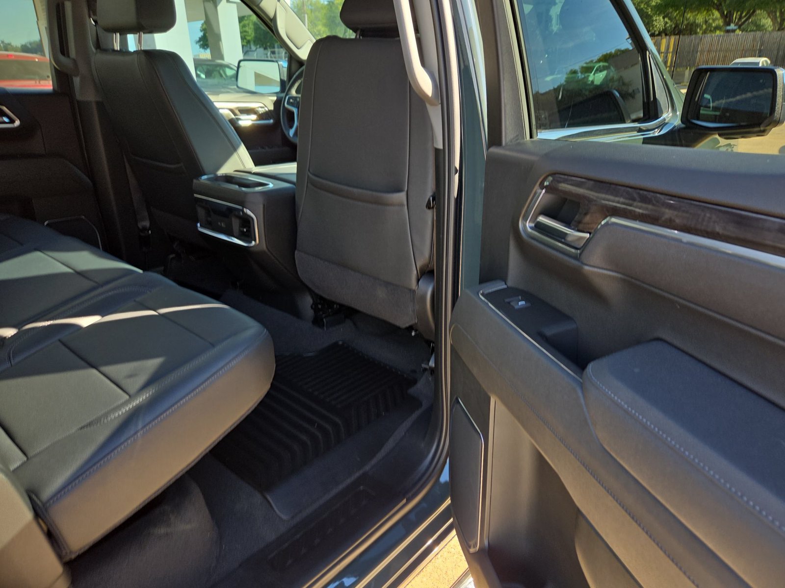 Used 2025 Chevrolet Silverado 1500 LTZ RWD image 27