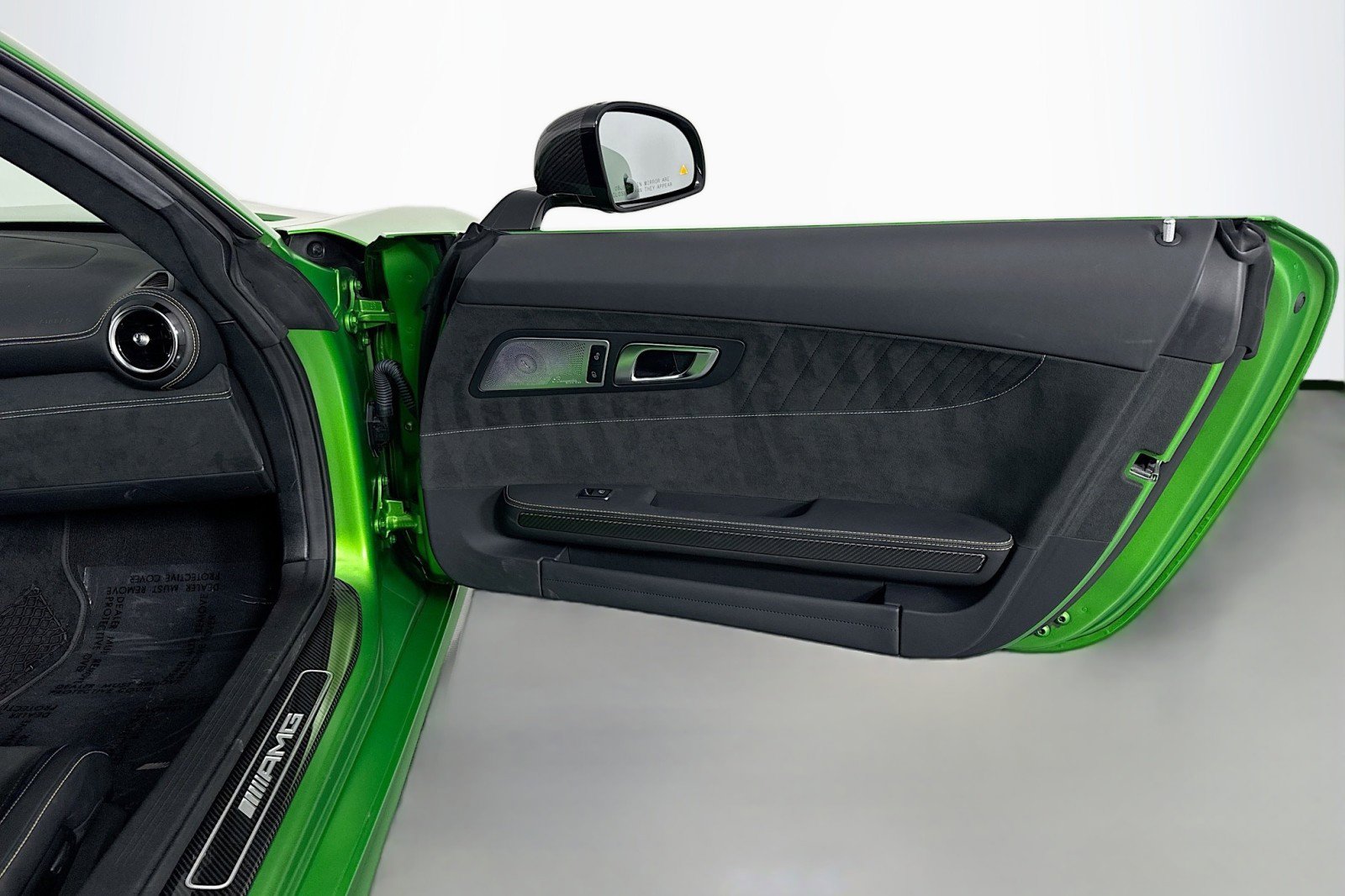 Used 2018 Mercedes-Benz AMG GT R image 22