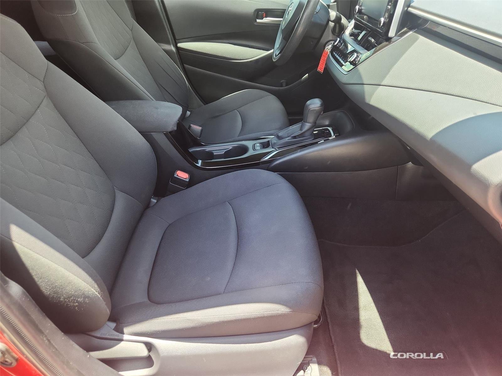 Used 2020 Toyota Corolla LE FWD image 24