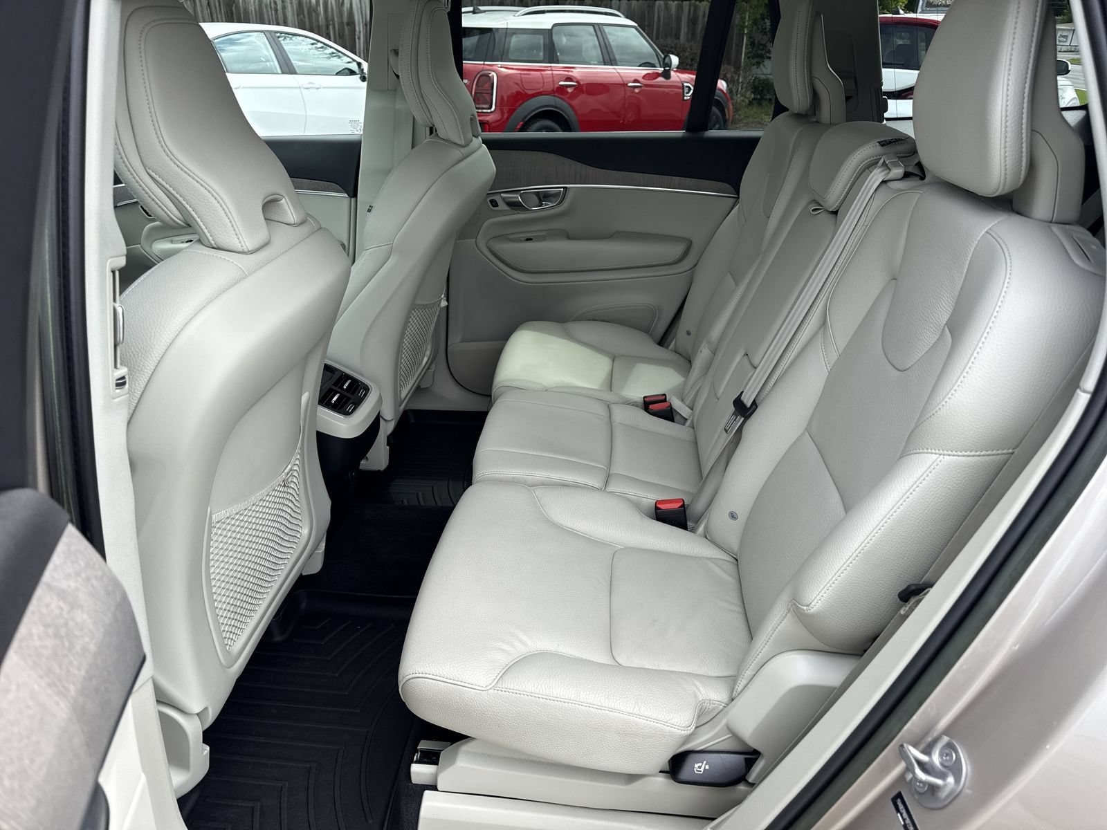 Used 2023 Volvo XC90 B6 Plus AWD/4WD image 10