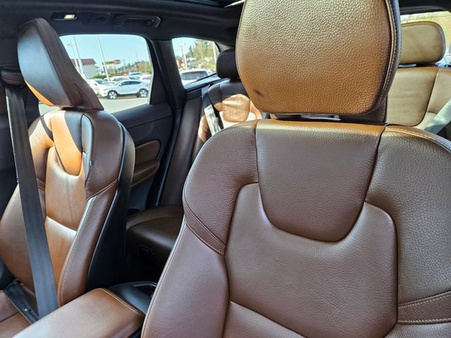 Certified 2023 Volvo XC60 B5 Plus AWD/4WD image 11
