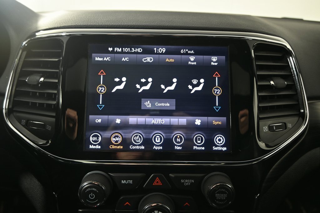 Used 2021 Jeep Grand Cherokee Laredo X image 27