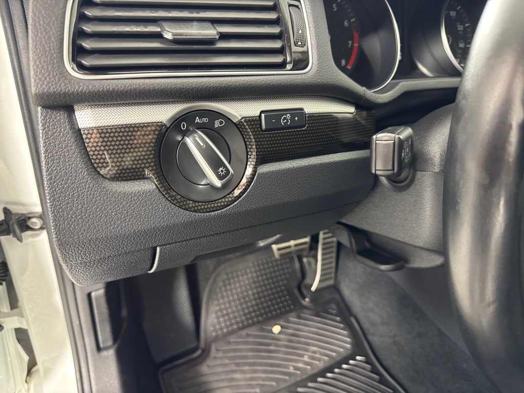 Used 2019 Volkswagen Passat 2.0T SE R-Line image 14