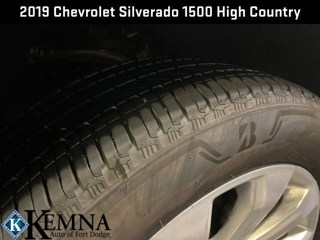 Used 2019 Chevrolet Silverado 1500 High Country image 32