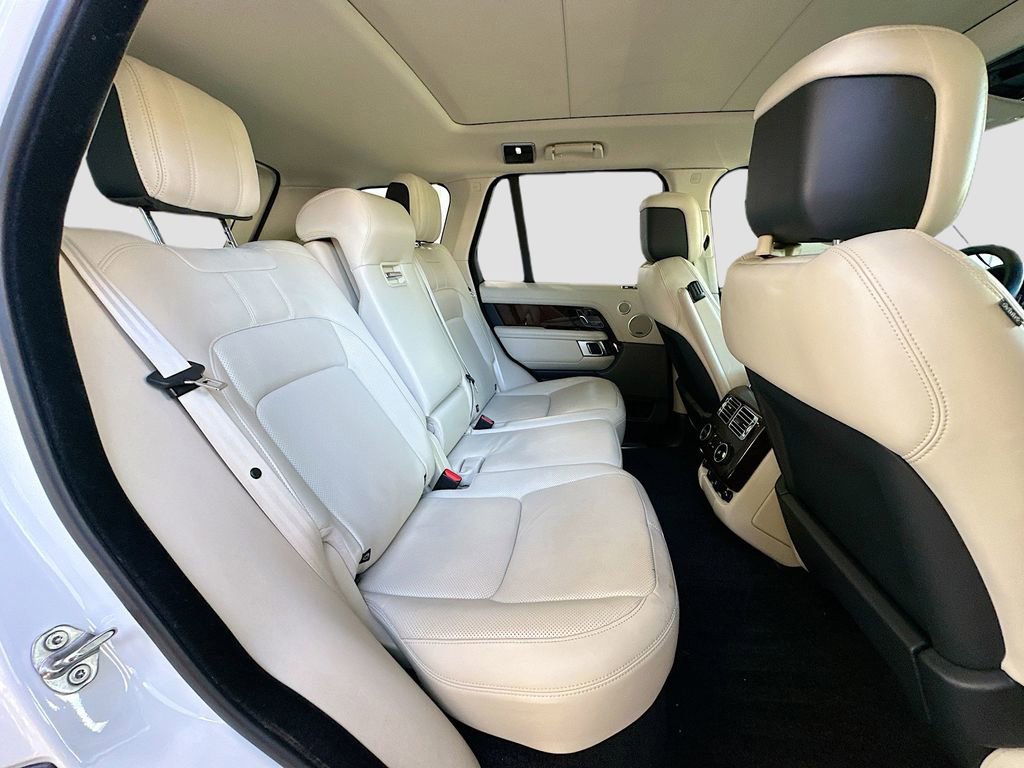 Used 2020 Land Rover Range Rover HSE image 28