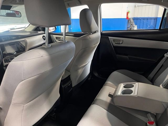 Used 2017 Toyota Corolla LE w/ Carpet Mat Package (TMS) FWD image 17