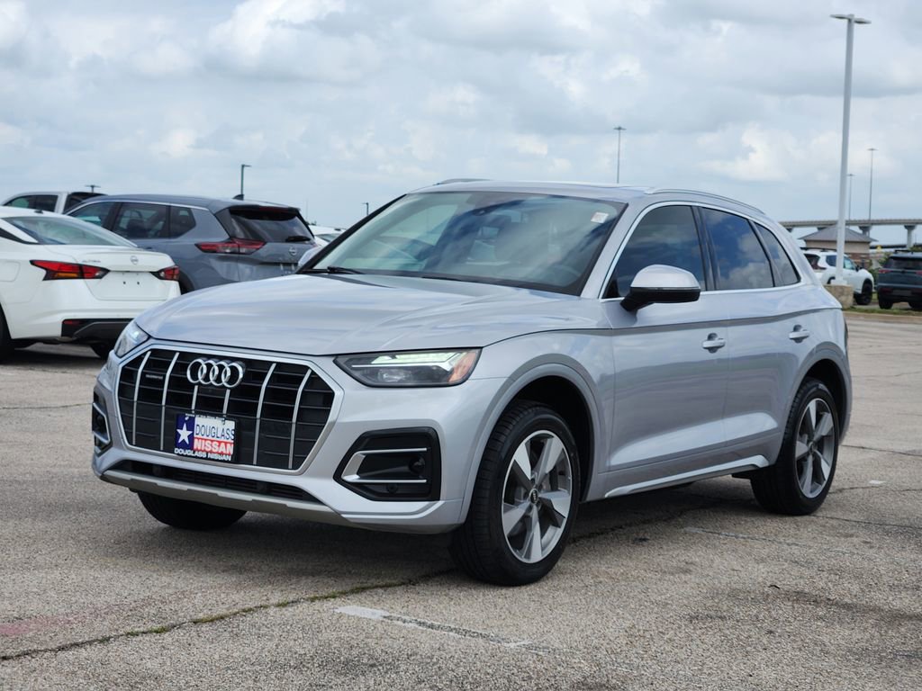 Used 2022 Audi Q5 2.0T Premium Plus w/ Premium Plus Package AWD/4WD image 2