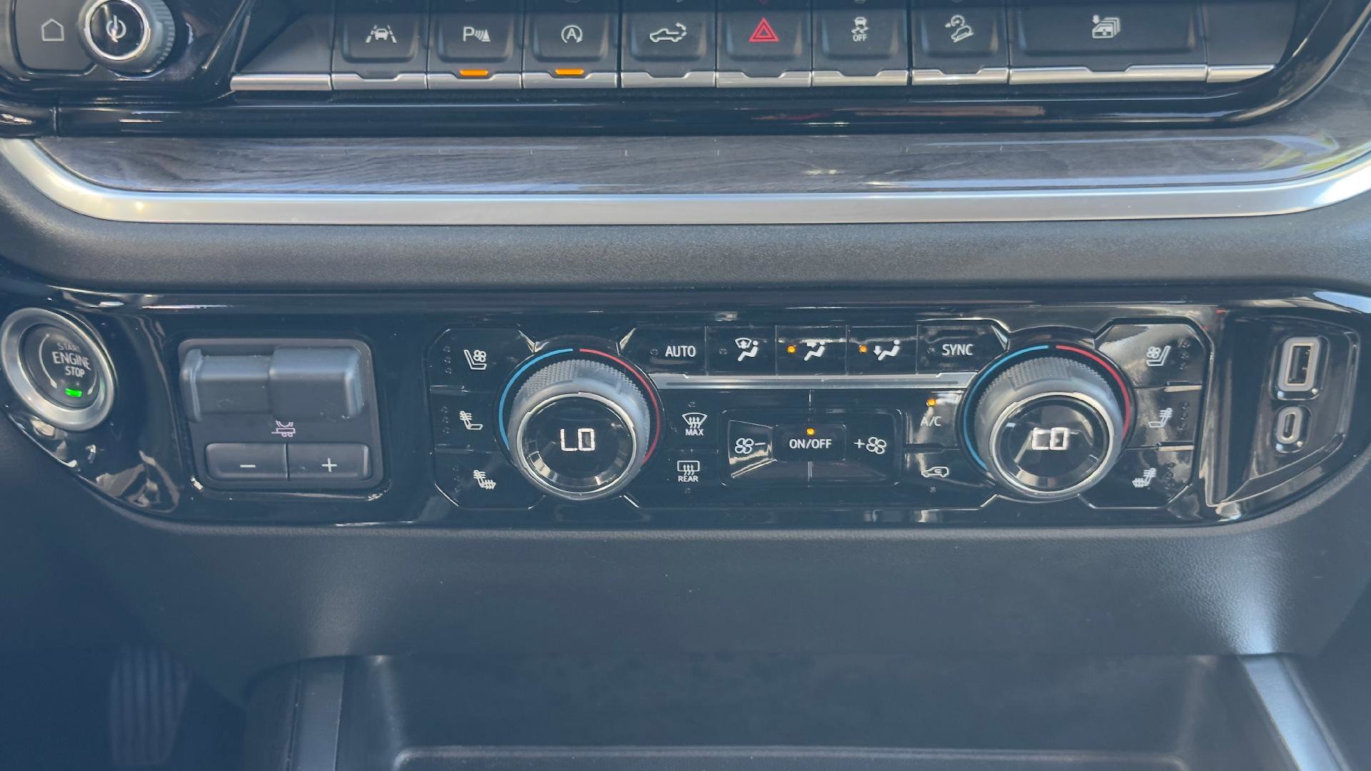 Used 2022 Chevrolet Silverado 1500 LTZ AWD/4WD image 12