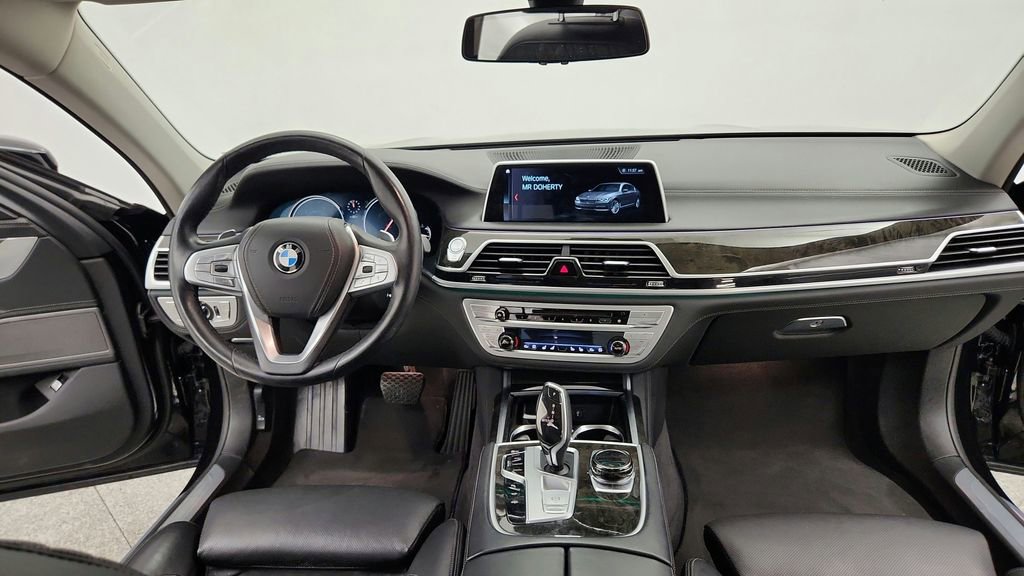 Used 2018 BMW 750i xDrive image 50