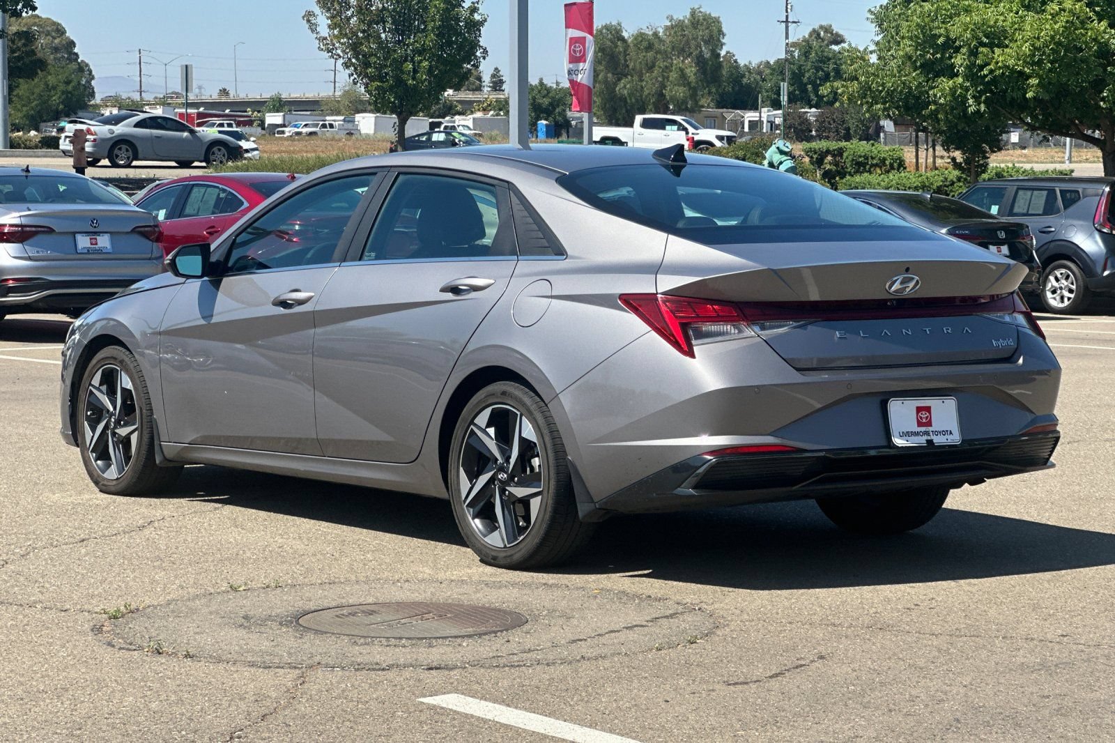 Used 2023 Hyundai Elantra Limited FWD image 6