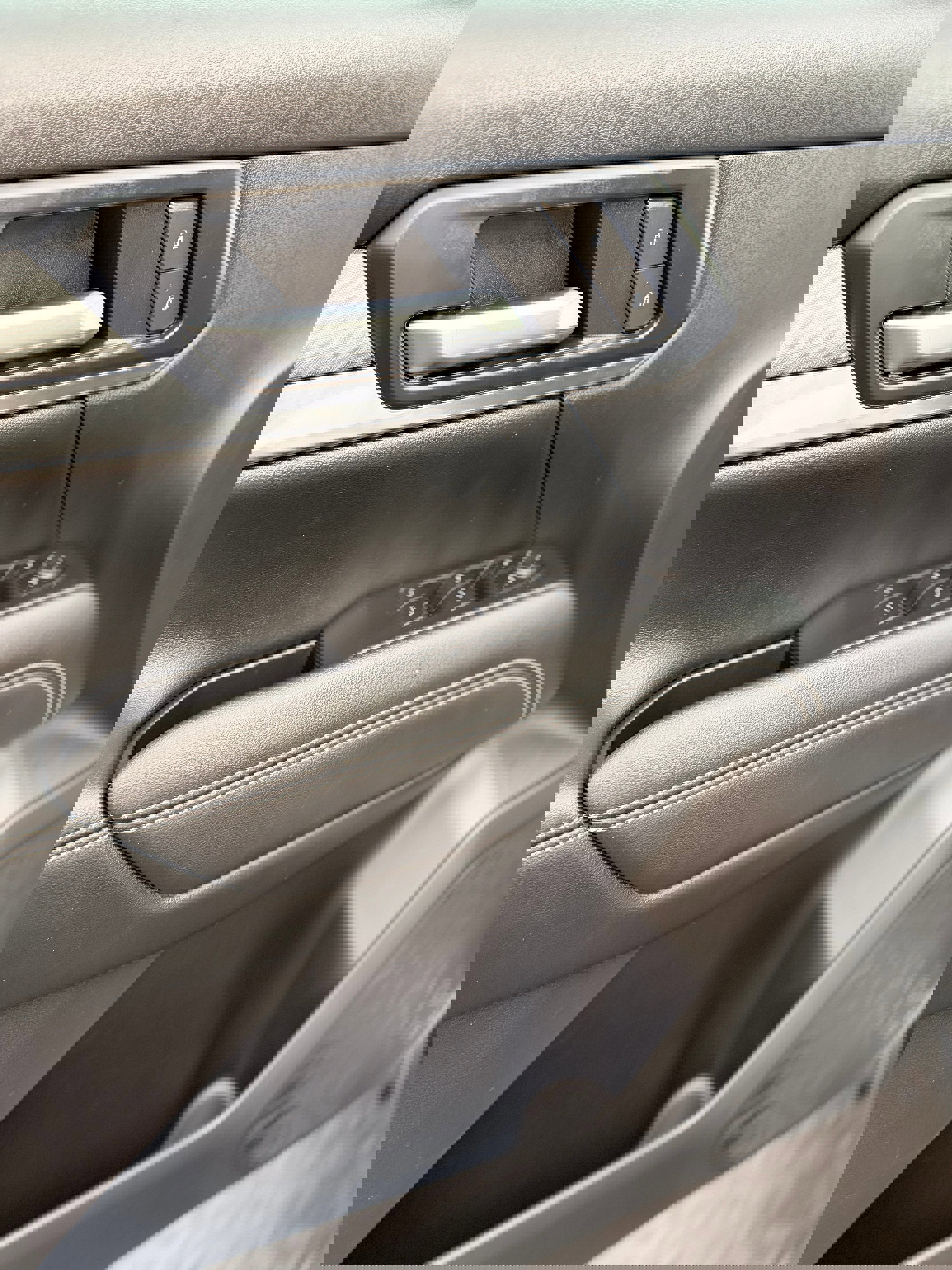 Used 2025 GMC Terrain Elevation image 12