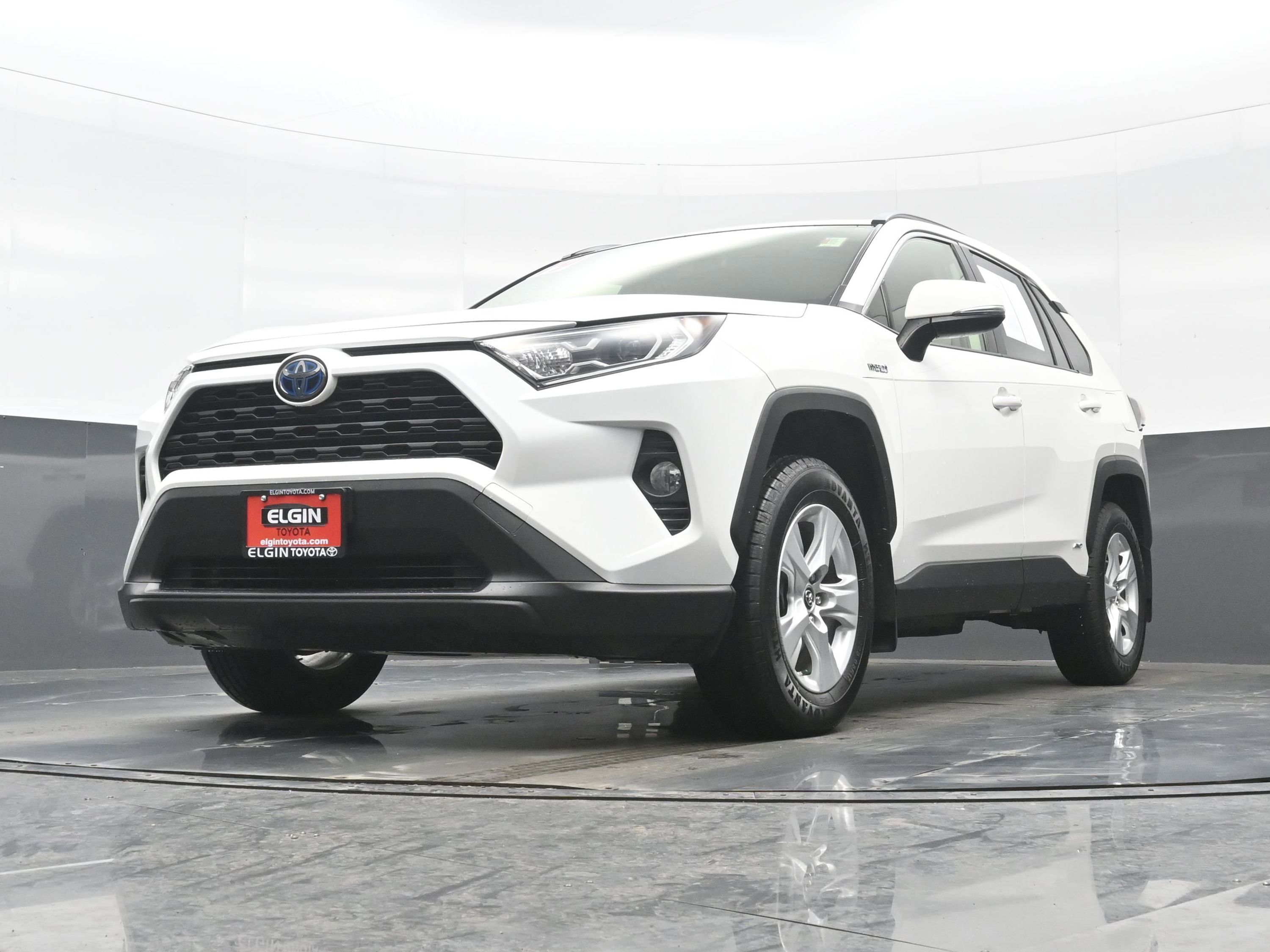 Used 2019 Toyota RAV4 XLE w/ Carpet Mat Package image 28